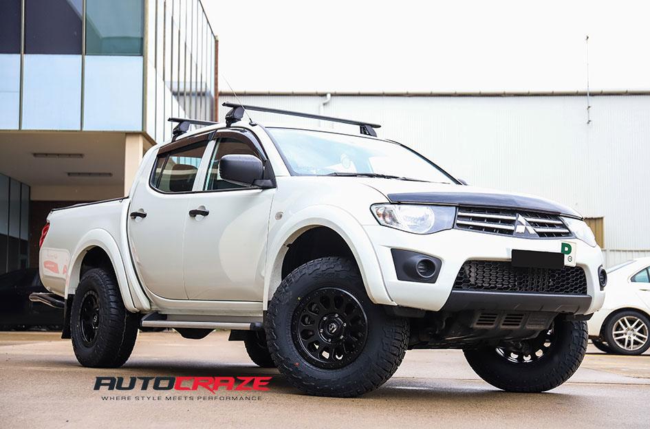 MITSUBISHI TRITON VECTOR MATTE BLACK